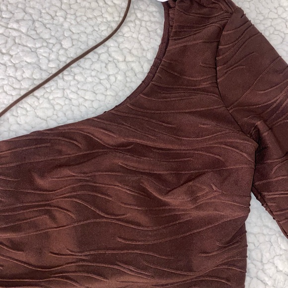 One shoulder Brown crop top - Picture 2 of 2